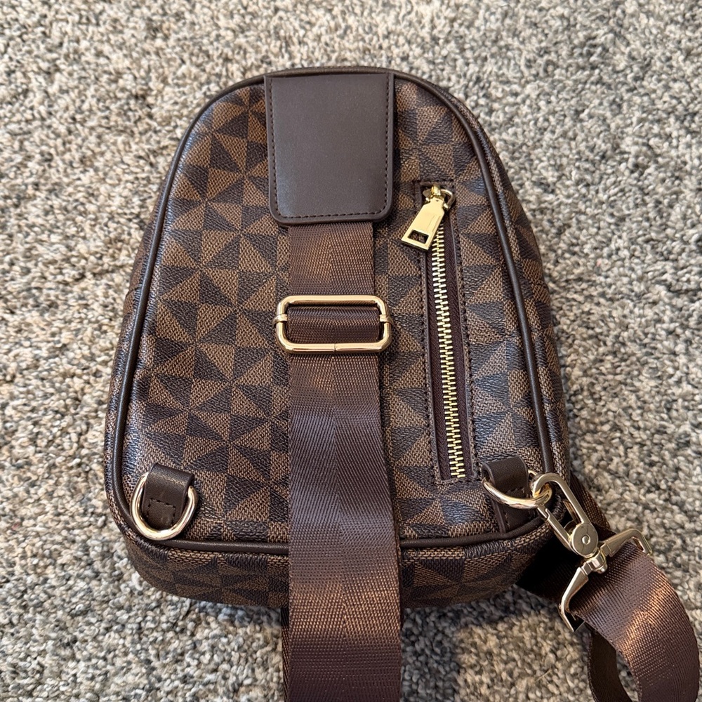 Brown Geometric Pattern Crossbody Bag - Picture 3 of 3